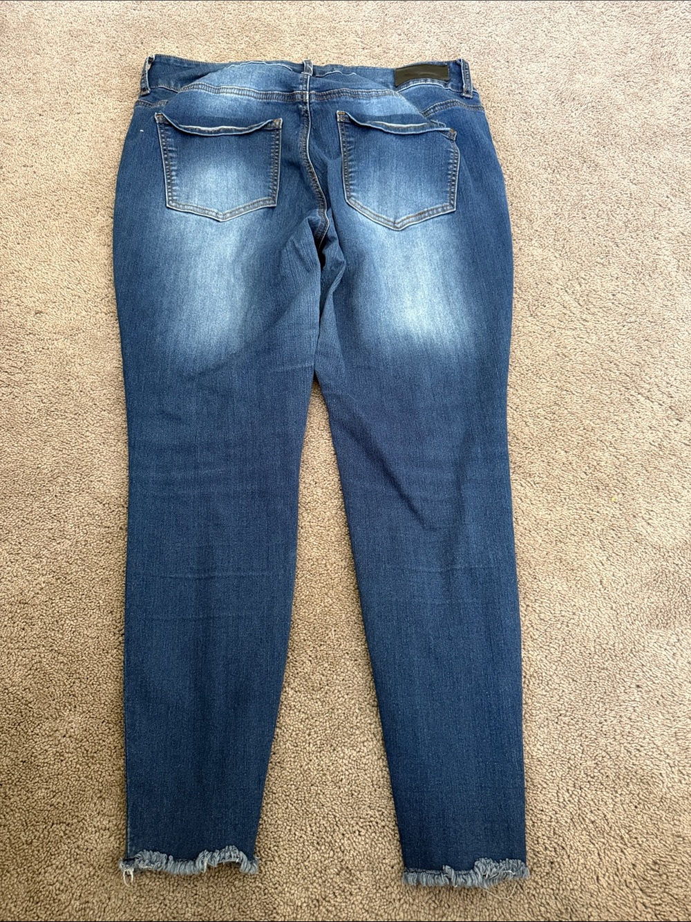 !it jeans Skinny Jeans in Blue Wash with Frayed Hem - Picture 2 of 2